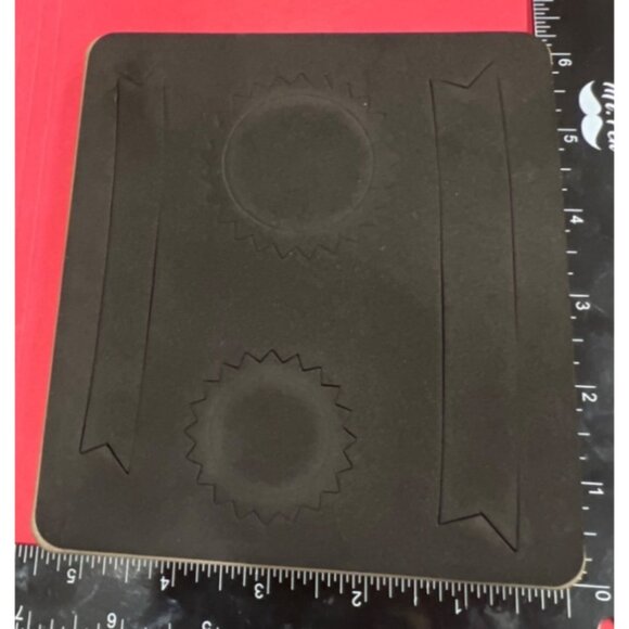 Tim Holtz Sizzix Alterations Prize Ribbons Die Cut 659438 - Picture 2 of 3